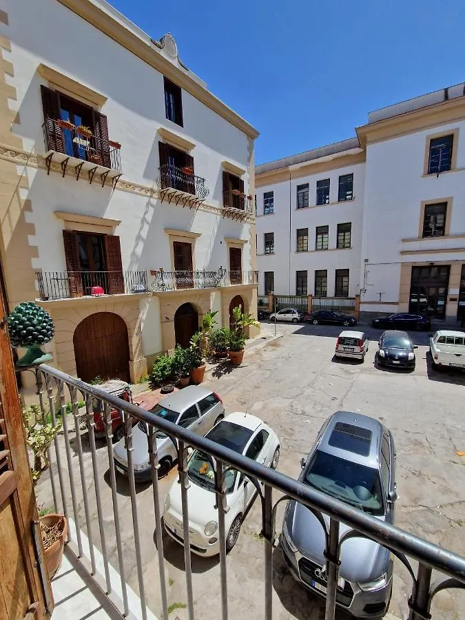 Sikelia Apartment Παλέρμο Bed and Breakfast